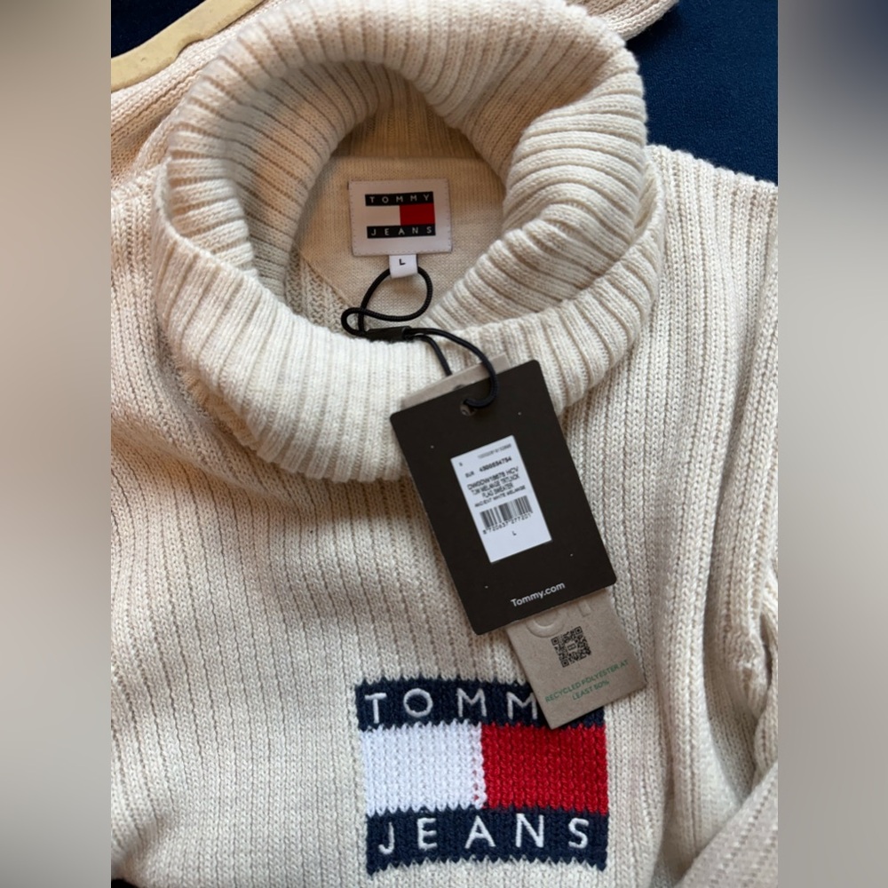 Tommy Jeans Mélange Flag Logo Turtleneck Sweater
Size L
BNWT - Picture 3 of 11